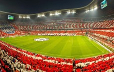 利记官网-欧洲劲旅凯旋 全城欢腾共庆历史性胜利